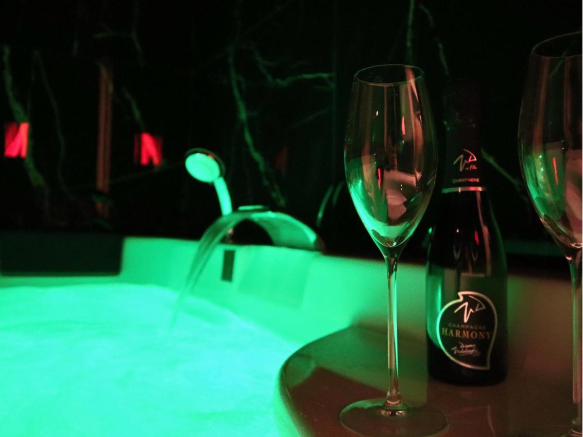 Sejour Detente A Saint-Omer - Jacuzzi Prive, Terrasse, Centre-Ville Et Parking Gratuit Extérieur photo