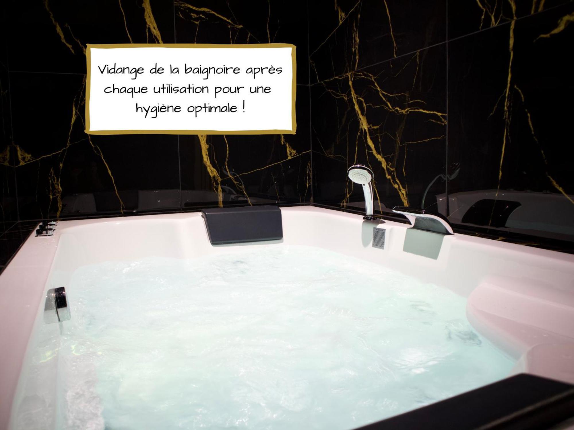Sejour Detente A Saint-Omer - Jacuzzi Prive, Terrasse, Centre-Ville Et Parking Gratuit Extérieur photo
