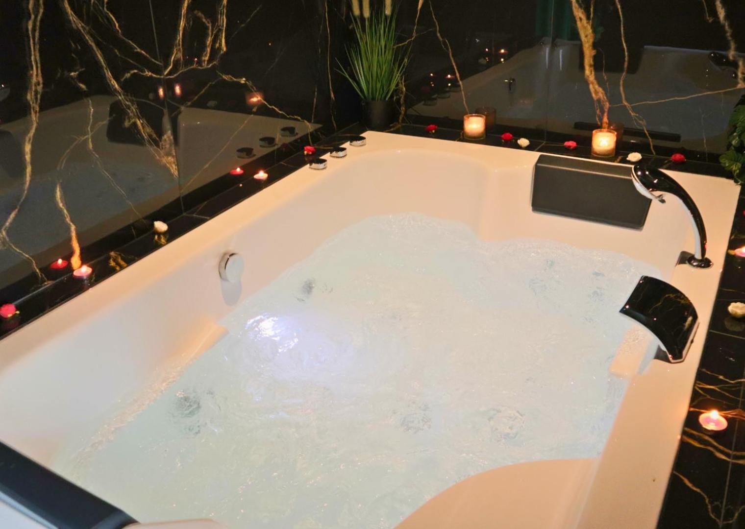 Sejour Detente A Saint-Omer - Jacuzzi Prive, Terrasse, Centre-Ville Et Parking Gratuit Extérieur photo